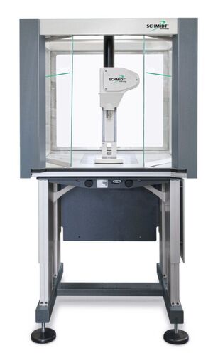 Les avantages de cette solution par rapport à des concepts de sécurité tels que des boutons bi-manuels ou des barrières immatérielles sont une ergonomie améliorée ainsi qu’une meilleure efficacité grâce à la réduction de la distance de sécurité et l’accessibilité simplifiée. Les avantages de cette solution par rapport à des concepts de sécurité tels que des boutons bi-manuels ou des barrières immatérielles sont une ergonomie améliorée ainsi qu’une meilleure efficacité grâce à la réduction de la distance de sécurité et l’accessibilité simplifiée.