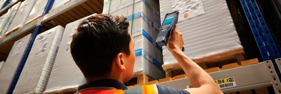 Im Vergleich zur Konkurrenz soll der MC9300 die Produktivität laut Hersteller um bis zu 10 % verbessern. Im Vergleich zur Konkurrenz soll der MC9300 die Produktivität laut Hersteller um bis zu 10 % verbessern.