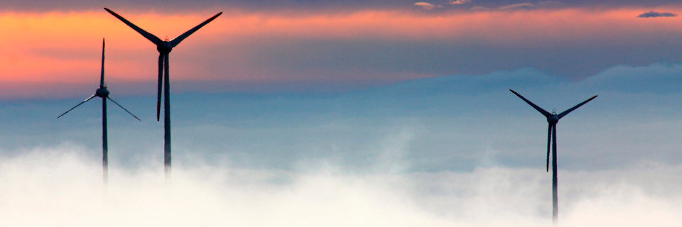 Windkraft ist nur eine Komponente für den ökologisch nachhaltigen Betrieb großer Cloud-Rechenzentren. Windkraft ist nur eine Komponente für den ökologisch nachhaltigen Betrieb großer Cloud-Rechenzentren.