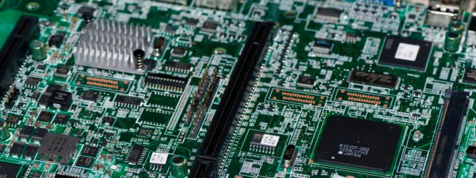 In Edge-Produkten, die Daten analysieren sollen, steckt leistungsfähige Elektronik In Edge-Produkten, die Daten analysieren sollen, steckt leistungsfähige Elektronik