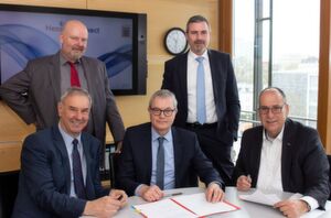 ekom21-Geschäftsführer Ulrich Künkel, Dr. Udo Ornik (HZD-Abteilungsleiter), Joachim Kaiser (Direktor der HZD), Thomas Kaspar (Technischer Direktor der HZD) und ekom21-Geschäftsführer Bertram Huke (v.l.n.r.) ekom21-Geschäftsführer Ulrich Künkel, Dr. Udo Ornik (HZD-Abteilungsleiter), Joachim Kaiser (Direktor der HZD), Thomas Kaspar (Technischer Direktor der HZD) und ekom21-Geschäftsführer Bertram Huke (v.l.n.r.)