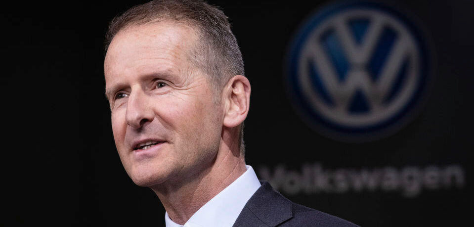 Diess ist bekannt für deutliche Worte: „Aus heutiger Sicht stehen die Chancen 50:50, dass die deutsche Automobilindustrie in zehn Jahren noch zur Weltspitze gehört.“ Diess ist bekannt für deutliche Worte: „Aus heutiger Sicht stehen die Chancen 50:50, dass die deutsche Automobilindustrie in zehn Jahren noch zur Weltspitze gehört.“