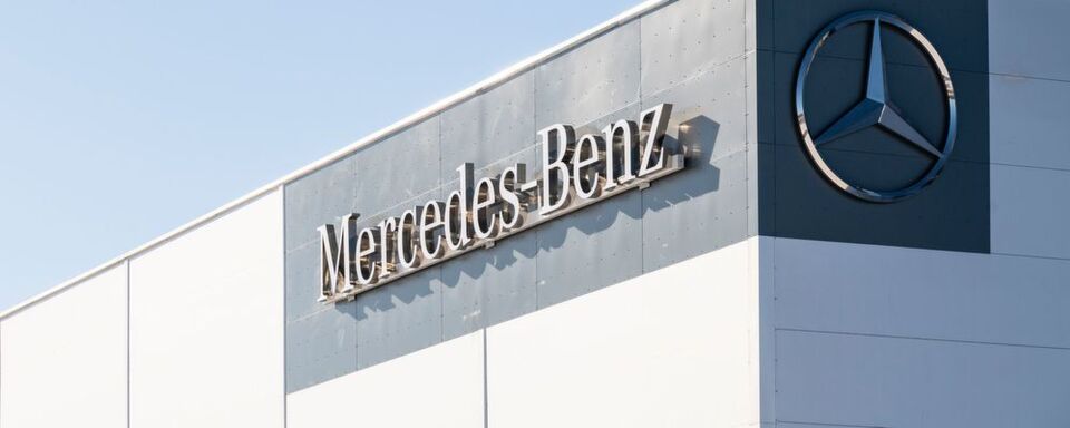 Der Stuttgarter Autohersteller Daimler soll beim Mercedes-Benz GLK 220 CDI mit der Abgasnorm 5 die Stickoxidwerte manipuliert haben. Der Stuttgarter Autohersteller Daimler soll beim Mercedes-Benz GLK 220 CDI mit der Abgasnorm 5 die Stickoxidwerte manipuliert haben.