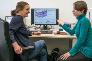So könnte neue Software aussehen, die Ute Schmid (l.) und Bettina Finzel mitentwickeln, um Ärzte beim Diagnostizieren zu unterstützen. (Das im Prototypen gezeigte Bildmaterial stammt von der virtuellen Mikroskopie der Universität des Saarlandes. Es dient nur der Veranschaulichung und wird nicht im Rahmen des Projekts verarbeitet.) So könnte neue Software aussehen, die Ute Schmid (l.) und Bettina Finzel mitentwickeln, um Ärzte beim Diagnostizieren zu unterstützen. (Das im Prototypen gezeigte Bildmaterial stammt von der virtuellen Mikroskopie der Universität des Saarlandes. Es dient nur der Veranschaulichung und wird nicht im Rahmen des Projekts verarbeitet.)