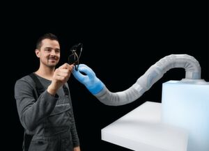 Der pneumatische Leichtbauroboter Bionic Soft Arm ist von Grund auf nachgiebig und eignet sich für die direkte Mensch-Roboter-Kollaboration. Der pneumatische Leichtbauroboter Bionic Soft Arm ist von Grund auf nachgiebig und eignet sich für die direkte Mensch-Roboter-Kollaboration.