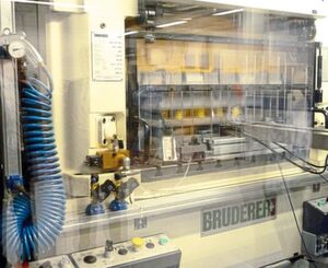 The BSTA 500 is a high-performance stamping press from Bruderer. The picture gives an impression of the 600 strokes per minute used for stamping by Lang+Menke from the Sauerland region. The BSTA 500 is a high-performance stamping press from Bruderer. The picture gives an impression of the 600 strokes per minute used for stamping by Lang+Menke from the Sauerland region.