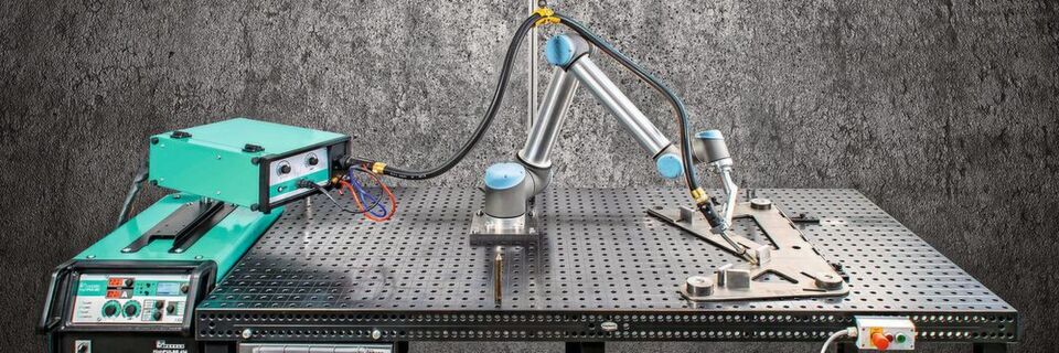 Durch das Plug-&-Play-Zubehör sei auch die Montage und Installation des Komplettsystems Weld Rob zum Roboterschweißen besonders einfach. Durch das Plug-&-Play-Zubehör sei auch die Montage und Installation des Komplettsystems Weld Rob zum Roboterschweißen besonders einfach.