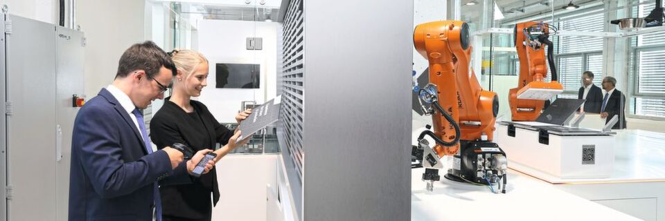 In München realisieren Porsche-Tochter MHP, Kuka und Rückversicherer Munich Re die Smart Factory as a Service. In München realisieren Porsche-Tochter MHP, Kuka und Rückversicherer Munich Re die Smart Factory as a Service.