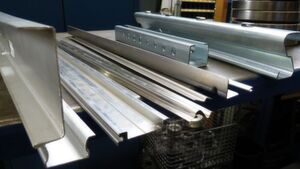 Franz Schürholz GmbH in Wickede produces cold-rolled profiles in a variety of geometries by means of roll forming. Dimeco machines are used for this purpose. Franz Schürholz GmbH in Wickede produces cold-rolled profiles in a variety of geometries by means of roll forming. Dimeco machines are used for this purpose.