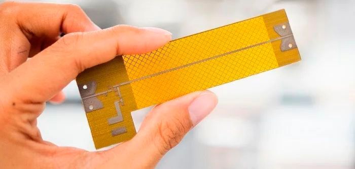 Eine 3D-gedruckte Leiterplatte für einen HF-Verstärker. Eine 3D-gedruckte Leiterplatte für einen HF-Verstärker.