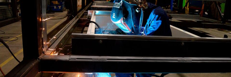 IoT als Basis neuer Lösungsideen für die Industrie. IoT als Basis neuer Lösungsideen für die Industrie.