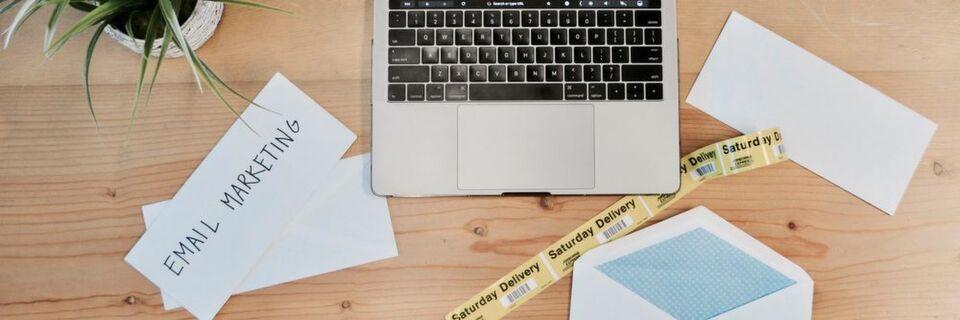Seit Inkrafttreten der DSGVO ist es schwieriger geworden, eine umfangreiche Newsletter-Empfängerliste rechtssicher aufzubauen – Post-Mailing dient da als gute Alternative. Seit Inkrafttreten der DSGVO ist es schwieriger geworden, eine umfangreiche Newsletter-Empfängerliste rechtssicher aufzubauen – Post-Mailing dient da als gute Alternative.