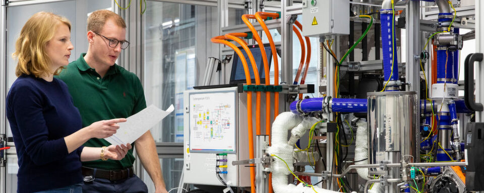 Bosch und Powercell Sweden entwickeln mobile Brennstoffzellen-Stacks. Bosch und Powercell Sweden entwickeln mobile Brennstoffzellen-Stacks.
