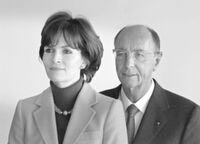 2005 trat Dr. Nicola Leibinger-Kammüller die Nachfolge ihres Vaters an der Spitze des Unternehmens an. 2005 trat Dr. Nicola Leibinger-Kammüller die Nachfolge ihres Vaters an der Spitze des Unternehmens an.