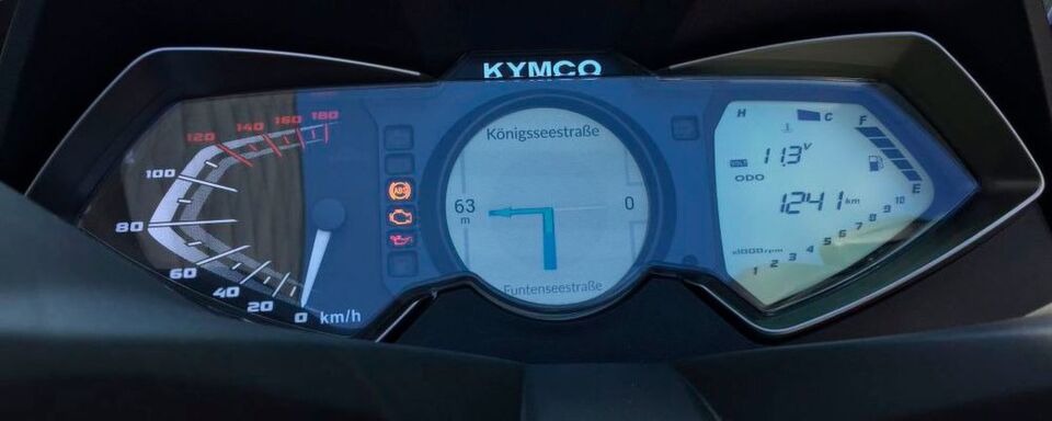 Die neue Informationszentrale mit Noodoe-Display in der Mitte. Die neue Informationszentrale mit Noodoe-Display in der Mitte.