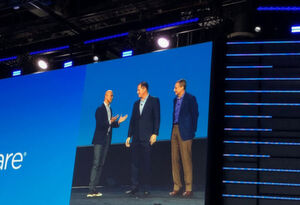 Bei der Ankündigung von "VMware Cloud Fondation" auf Microsoft Azure gemeinsam auf der Bühne: (v.l.) Microsoft-CEO Satya Nadella, Dell-Technologies-Chef Michael Dell und VMware-Boss Pat Gelsinger. Bei der Ankündigung von "VMware Cloud Fondation" auf Microsoft Azure gemeinsam auf der Bühne: (v.l.) Microsoft-CEO Satya Nadella, Dell-Technologies-Chef Michael Dell und VMware-Boss Pat Gelsinger.
