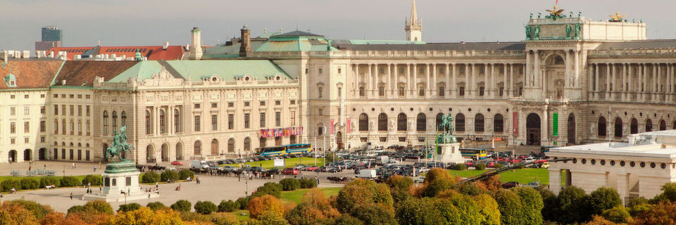Die Wiener Hofburg, ehemalige Kaiserresidenz und über 600 Jahre Sitz der Habsburger-Dynastie, verlieh der 7. Preisverleihung der IFOY-Awards Ende April 2019 in Form der feierlichen IFOY Award Night „das gewisse Etwas“. Die Wiener Hofburg, ehemalige Kaiserresidenz und über 600 Jahre Sitz der Habsburger-Dynastie, verlieh der 7. Preisverleihung der IFOY-Awards Ende April 2019 in Form der feierlichen IFOY Award Night „das gewisse Etwas“.