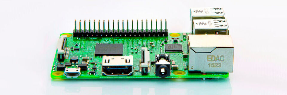 Raspberry Pi 3 B: gut zu erkennen ist die Stiftleiste mit 40 Kontakten, darunter den GPIO-Pins. Raspberry Pi 3 B: gut zu erkennen ist die Stiftleiste mit 40 Kontakten, darunter den GPIO-Pins.