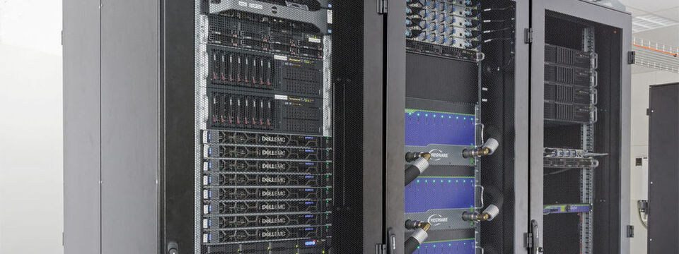 Der „Deep-Est“-Prototyp am Jülicher Supercomputing Center (JSC). Der „Deep-Est“-Prototyp am Jülicher Supercomputing Center (JSC).
