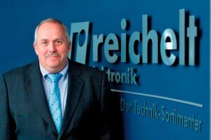 Ulf Timmermann, CEO von reichelt elektronik: „Neue Projekte sind immer eine Herausforderung – egal ob heute, vor fünf oder sogar für fünfzig Jahren. Heute stehen Entwicklern eine Vielzahl von verschiedenen Bauteilen mit immer ausgereifteren technischen Möglichkeiten zur Verfügung. Oft besteht die Herausforderung jedoch darin, das richtige Produkt auszuwählen.“ Ulf Timmermann, CEO von reichelt elektronik: „Neue Projekte sind immer eine Herausforderung – egal ob heute, vor fünf oder sogar für fünfzig Jahren. Heute stehen Entwicklern eine Vielzahl von verschiedenen Bauteilen mit immer ausgereifteren technischen Möglichkeiten zur Verfügung. Oft besteht die Herausforderung jedoch darin, das richtige Produkt auszuwählen.“