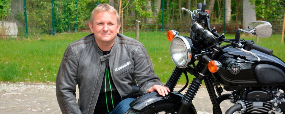 Jürgen Höpker-Seibert, stellvertretender Niederlassungsleiter und Leiter Vertrieb Kawasaki Motors Europe N.V. Niederlassung Deutschland. Jürgen Höpker-Seibert, stellvertretender Niederlassungsleiter und Leiter Vertrieb Kawasaki Motors Europe N.V. Niederlassung Deutschland.