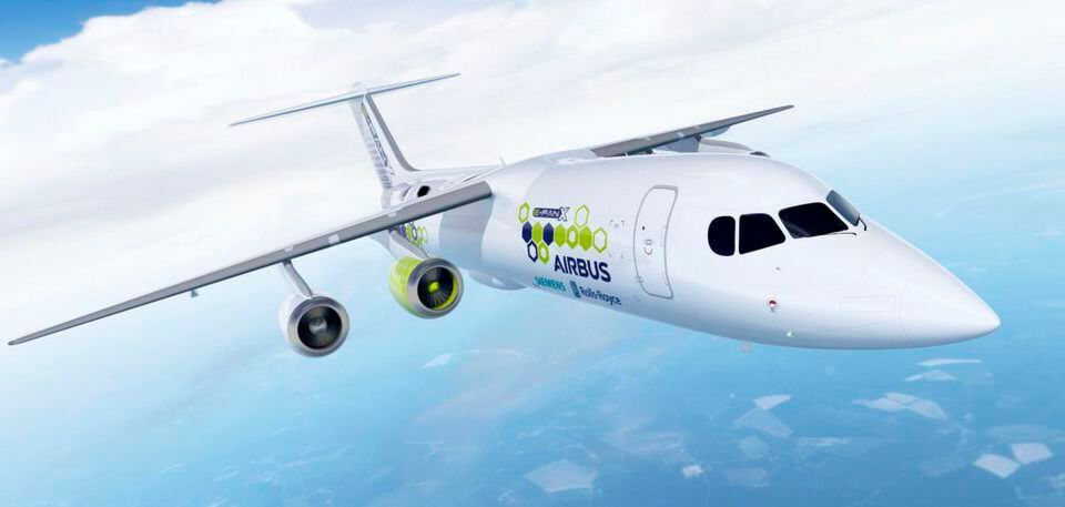 Um die Emissionen bei Flugzeugen zu senken, sollen teilelektrische Antriebskonzepte, wie beim Projekt E-Fan X angedacht, helfen. Um die Emissionen bei Flugzeugen zu senken, sollen teilelektrische Antriebskonzepte, wie beim Projekt E-Fan X angedacht, helfen.