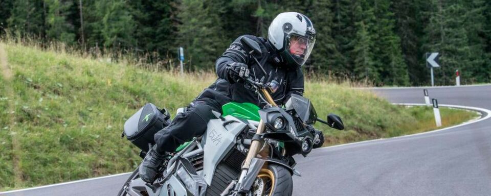 Den Saisonstart sollten Motorradfahrer bedacht angehen. Den Saisonstart sollten Motorradfahrer bedacht angehen.