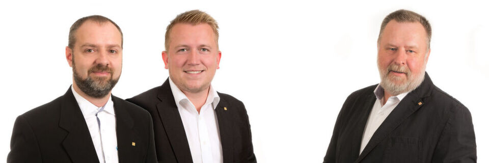 Matthias Quaißer (l.) und Thomas Härtig leiten bei Komsa künftig das Reparaturgeschäft. Axel Brandt (r.), langjähriger Chef der Aftersales-Tochter, geht in Ruhestand. Matthias Quaißer (l.) und Thomas Härtig leiten bei Komsa künftig das Reparaturgeschäft. Axel Brandt (r.), langjähriger Chef der Aftersales-Tochter, geht in Ruhestand.