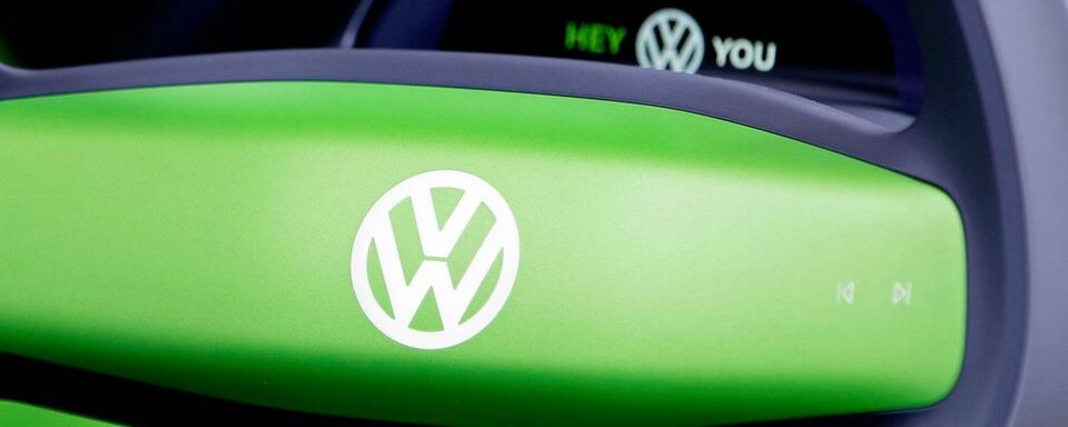 Mit etwa 700 Mitarbeitern will Volkswagen in Salzgitter eine eigene Batteriezellfertigung starten. Mit etwa 700 Mitarbeitern will Volkswagen in Salzgitter eine eigene Batteriezellfertigung starten.