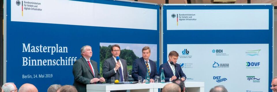 Das Bundesministerium für Verkehr und digitale Infrastruktur stellt den Masterplan Binnenschifffahrt vor. Das Bundesministerium für Verkehr und digitale Infrastruktur stellt den Masterplan Binnenschifffahrt vor.
