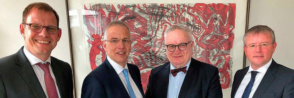 (v.l.) Michael Eichler, Andreas Krautscheid, Staatsrat Hans-Henning Lühr, Dr. Stephan Klein (v.l.) Michael Eichler, Andreas Krautscheid, Staatsrat Hans-Henning Lühr, Dr. Stephan Klein