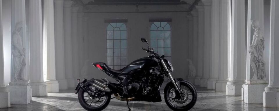 Die Benelli 502C ist einer Ducati Diavel in einigen Punkten recht ähnlich. Die Benelli 502C ist einer Ducati Diavel in einigen Punkten recht ähnlich.
