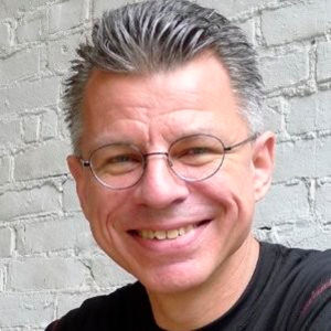 „Für Unternehmen, die Bedenken haben, missionskritische SAP-Workloads in die Public Cloud zu migrieren, stellt eine ausfallsichere Private Cloud auf IBM Power Systemen eine umfassende und zukunftssichere Option dar“, erläutert der IDC-Analyst Peter Rutten. „Für Unternehmen, die Bedenken haben, missionskritische SAP-Workloads in die Public Cloud zu migrieren, stellt eine ausfallsichere Private Cloud auf IBM Power Systemen eine umfassende und zukunftssichere Option dar“, erläutert der IDC-Analyst Peter Rutten.