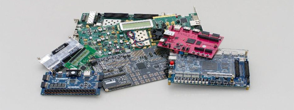 Field-Programmable Gate Arrays (FPGAs) sind flexibler als die meisten Computerchips. Dazu galten sie bislang als besonders sicher. Field-Programmable Gate Arrays (FPGAs) sind flexibler als die meisten Computerchips. Dazu galten sie bislang als besonders sicher.