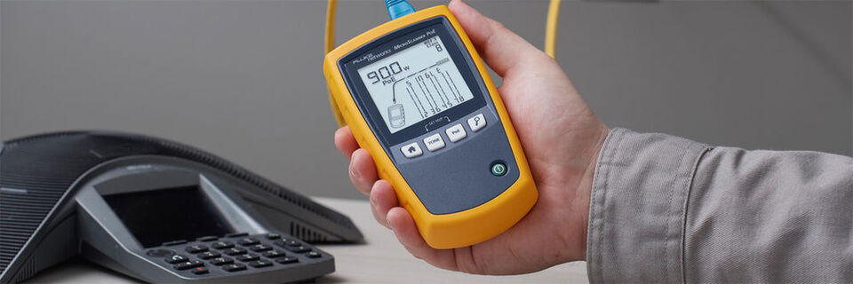 Vier-Paar-PoE: Der neue 802.3bt-Standard bietet bis zu 90 Watt Leistung für den Betrieb von Geräten und lässt Kupfer gegenüber Glasfaser punkten. Vier-Paar-PoE: Der neue 802.3bt-Standard bietet bis zu 90 Watt Leistung für den Betrieb von Geräten und lässt Kupfer gegenüber Glasfaser punkten.