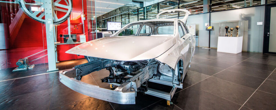 Anfang Mai veranstaltete der Automobilzulieferer Fronius zum sechsten Mal seine Automobilkonferenz zur Fügetechnik. Anfang Mai veranstaltete der Automobilzulieferer Fronius zum sechsten Mal seine Automobilkonferenz zur Fügetechnik.