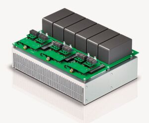 Bild 2: Die Serie der 3-Level Module ist um das MiniSKiiP Dual Split MLI
erweitert worden (400 A Nominalstrom mit 1200-V- und 950-V-IGBTs). Bild 2: Die Serie der 3-Level Module ist um das MiniSKiiP Dual Split MLI
erweitert worden (400 A Nominalstrom mit 1200-V- und 950-V-IGBTs).