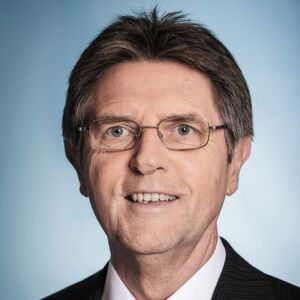 Staatssekretär Klaus Vitt betont die Bedeutung der Kommunen für eine erfolgreiche OZG-Umsetzung Staatssekretär Klaus Vitt betont die Bedeutung der Kommunen für eine erfolgreiche OZG-Umsetzung