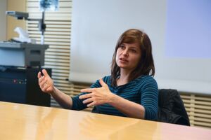 Dr. Sarah Dégallier Rochat, professeur de mathématique. Ses recherches portent sur la robotique collaborative et sur le développement d'interfaces homme-machine intuitives pour le contrôle des cobots en milieu industriel. Elle s'intéresse aussi aux implications sociales de la robotique et de l'automatisation. Dr. Sarah Dégallier Rochat, professeur de mathématique. Ses recherches portent sur la robotique collaborative et sur le développement d'interfaces homme-machine intuitives pour le contrôle des cobots en milieu industriel. Elle s'intéresse aussi aux implications sociales de la robotique et de l'automatisation.