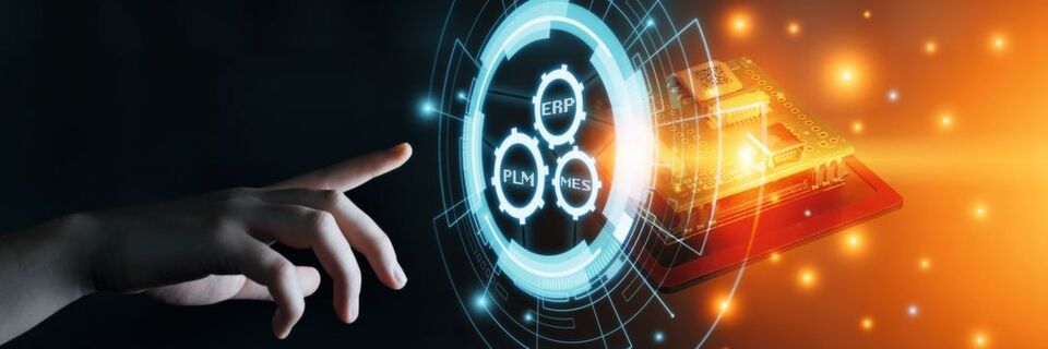 Im Sinne von Industrie 4.0 müssen alle Daten im Unternehmen durchgängig in allen Systemen verfügbar sein. Im Sinne von Industrie 4.0 müssen alle Daten im Unternehmen durchgängig in allen Systemen verfügbar sein.