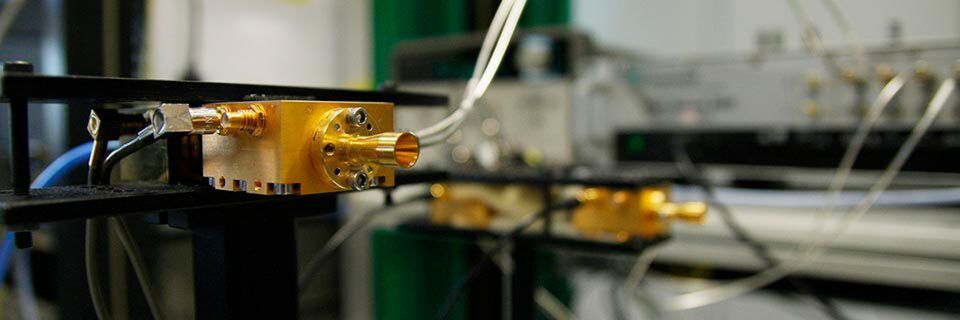 Das Fraunhofer HHI entwickelt drahtlose Übertragungssysteme der nächsten Generation (Beyond 5G) basierend auf Terahertz-Technologie. Das Fraunhofer HHI entwickelt drahtlose Übertragungssysteme der nächsten Generation (Beyond 5G) basierend auf Terahertz-Technologie.