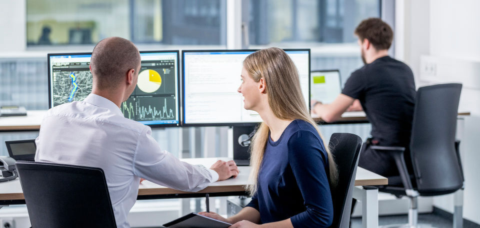 Für das DIAS-Projekt hat ASAP die eigene Fahrzeugflotte mit intelligenten Sensoren ausgestattet und die benötigte IT-Infrastruktur aufgesetzt Für das DIAS-Projekt hat ASAP die eigene Fahrzeugflotte mit intelligenten Sensoren ausgestattet und die benötigte IT-Infrastruktur aufgesetzt