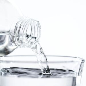 Poland Spring arbeitet mit Organisationen wie dem Closed Loop Fund zusammen, um die Recyclinginfrastruktur in den USA zu verbessern. Poland Spring arbeitet mit Organisationen wie dem Closed Loop Fund zusammen, um die Recyclinginfrastruktur in den USA zu verbessern.