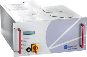 Bild 4a: Die 19‘‘-Bauart der Laserline LDM Diodenlasersysteme LDM 4000-100, macht den Aufbau sehr kompakter und platzsparender Reflow-Lötanlagen möglich. Bild 4a: Die 19‘‘-Bauart der Laserline LDM Diodenlasersysteme LDM 4000-100, macht den Aufbau sehr kompakter und platzsparender Reflow-Lötanlagen möglich.