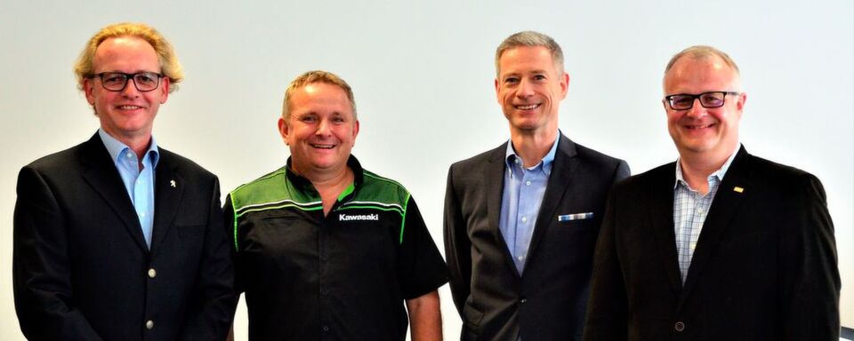 Das neue IVM-Präsidium (v.l.n.r.): Jan Breckwoldt (Peugeot), Jürgen Höpker-Seibert (Kawasaki), Henning Putzke (BMW Motorrad) und Ronald Kabella (Bucher AG/Motorex). Das neue IVM-Präsidium (v.l.n.r.): Jan Breckwoldt (Peugeot), Jürgen Höpker-Seibert (Kawasaki), Henning Putzke (BMW Motorrad) und Ronald Kabella (Bucher AG/Motorex).