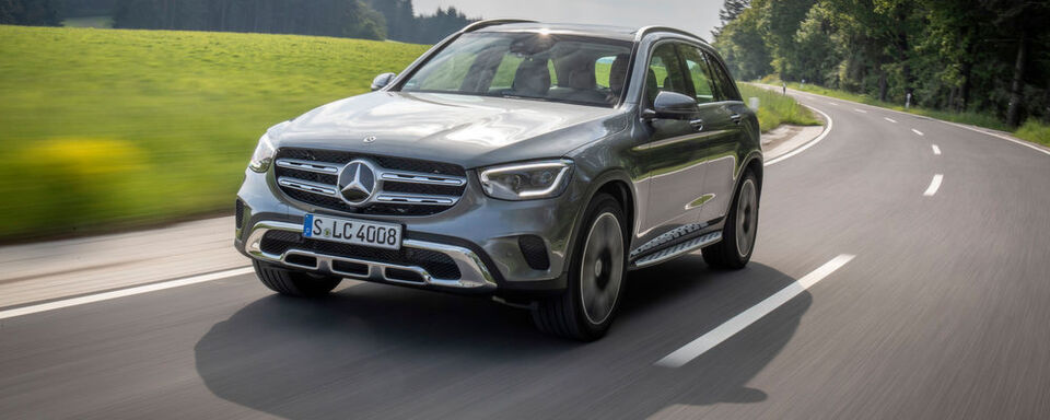 Der GLC von Mercedes-Benz tritt nach vier Jahren nun mit einem großen Facelift in die zweite Phase seines Lebenszyklus. Der GLC von Mercedes-Benz tritt nach vier Jahren nun mit einem großen Facelift in die zweite Phase seines Lebenszyklus.