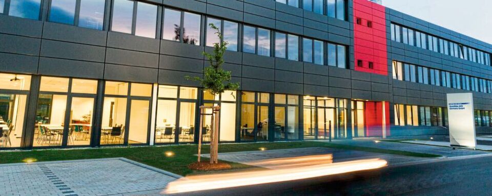 Sumitomo Riko hat ein neues Technologiezentrum in Steinau an der Straße eröffnet. Sumitomo Riko hat ein neues Technologiezentrum in Steinau an der Straße eröffnet.