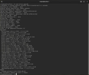 Als „unveränderliches“ Betriebssystem nutzt die Fedora Silverblue Workstation den hybriden Paket- und Image-Manager rpm-ostree, hier in der Shell mit Upgrade-Befehl. Als „unveränderliches“ Betriebssystem nutzt die Fedora Silverblue Workstation den hybriden Paket- und Image-Manager rpm-ostree, hier in der Shell mit Upgrade-Befehl.