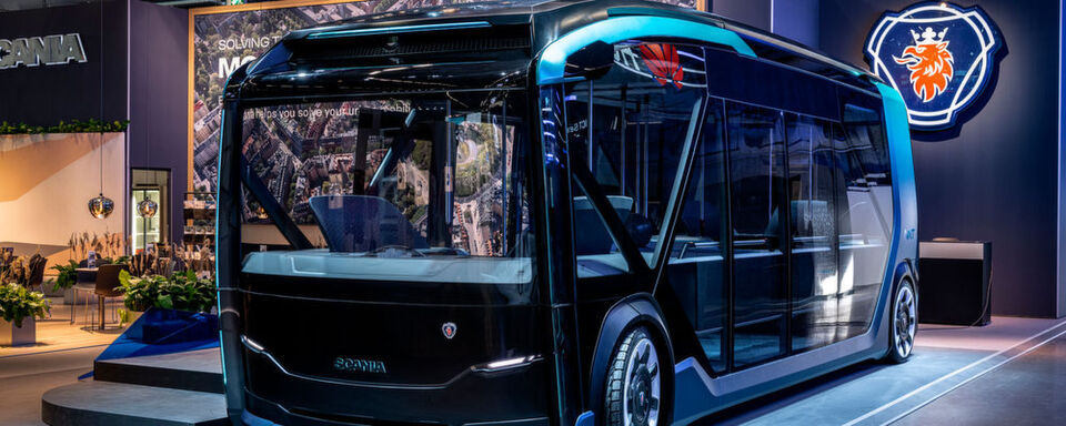Scania zeigt ein Konzept für den Transport der Zukunft: Ein modulares Shuttle für Pendler und Pakete. Scania zeigt ein Konzept für den Transport der Zukunft: Ein modulares Shuttle für Pendler und Pakete.