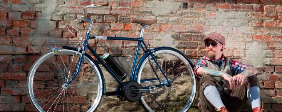 E-Bikes sind der Renner in der Fahrradbranche. 2018 wurden mehr als 900.000 E-Bikes verkauft, doppelt so viele wie 2014 und etwa dreimal so viele wie 2011. E-Bikes sind der Renner in der Fahrradbranche. 2018 wurden mehr als 900.000 E-Bikes verkauft, doppelt so viele wie 2014 und etwa dreimal so viele wie 2011.